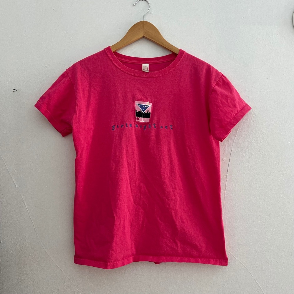 Vtg Y2K Anvil Hot Pink "Girls Night Out" Embroidered Martini Glass T-Shirt M